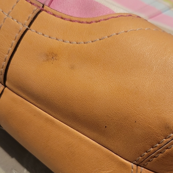 Used Coach - Picture 4 of 8